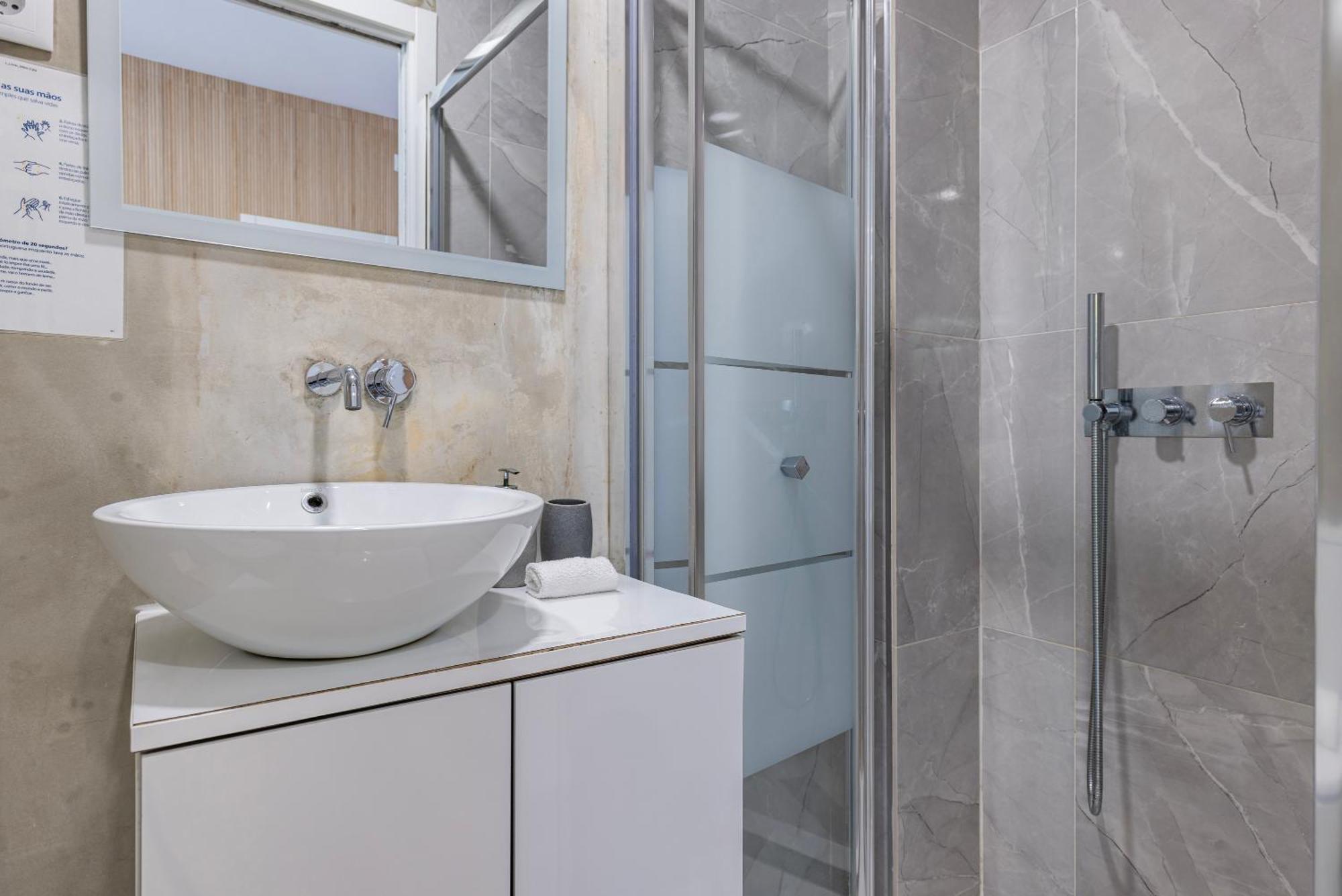 Moderno Com Terraco * Lisbon